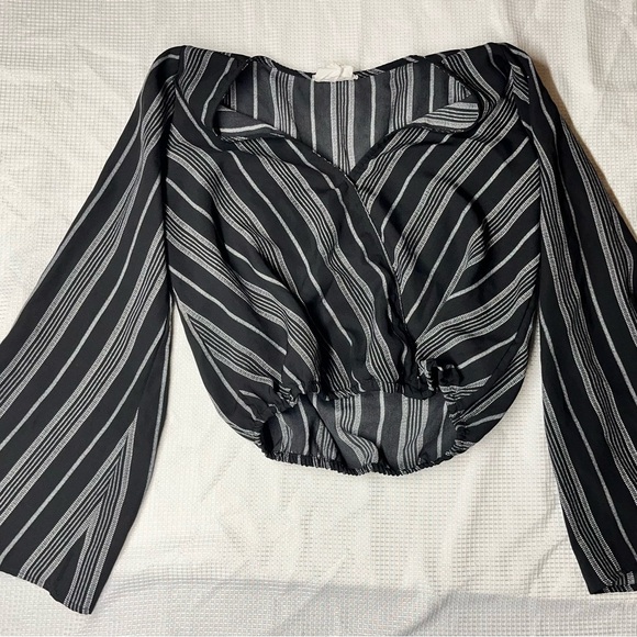 Sadie & Sage Striped Crop Top Women’s Sz M - Picture 2 of 11